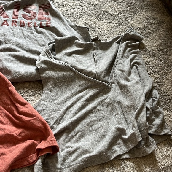 Price is for all 4-2 are muscle tees and two are crops all size small - Picture 5 of 5